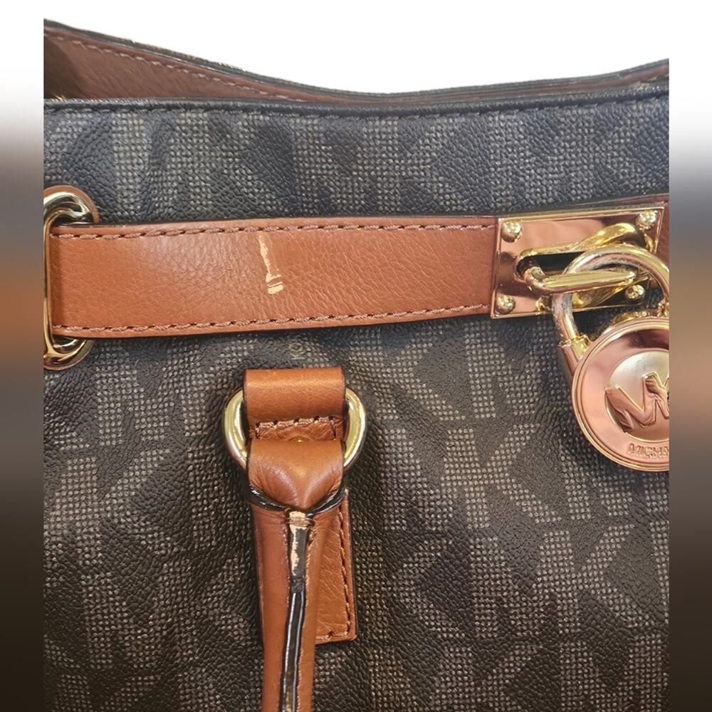 Michael Kors Hamilton Signature Tote - Picture 5 of 8
